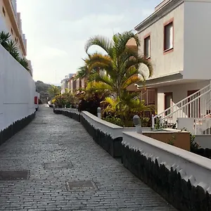 https://atlantic-villa-tenerife.in-canary-islands.com